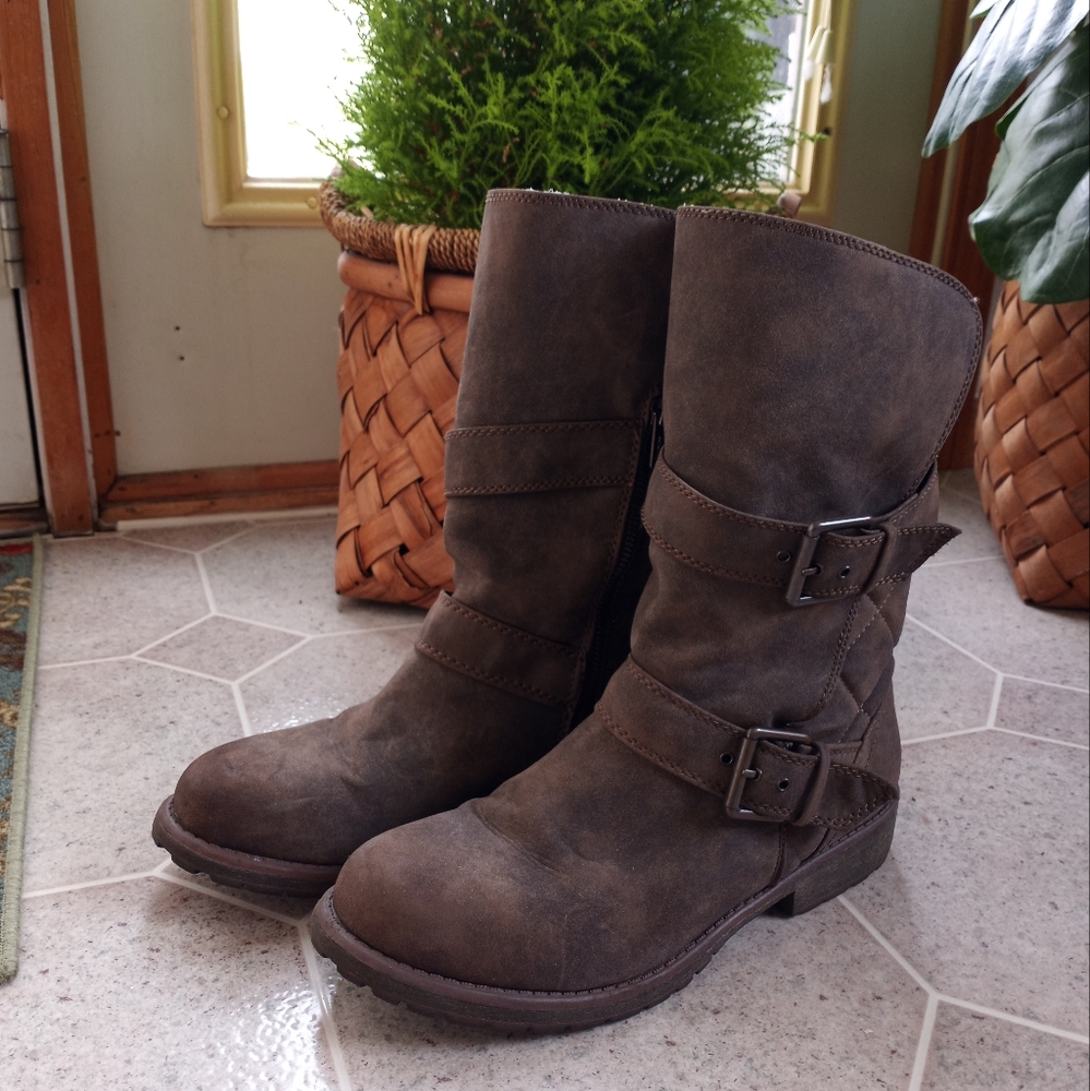 Roxy Boots